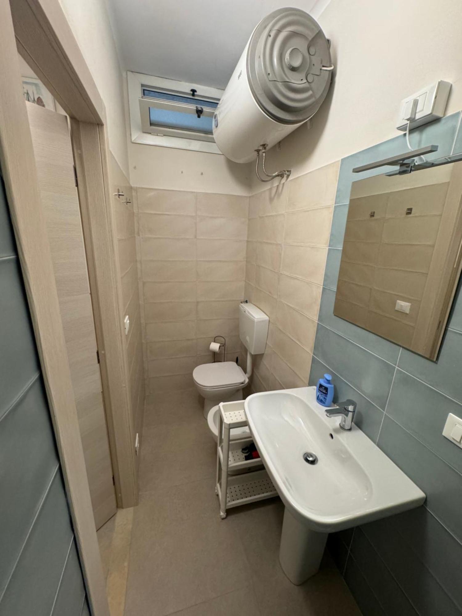 Tirrenia Beach House - Sea Front With Private Beach 산레모 외부 사진